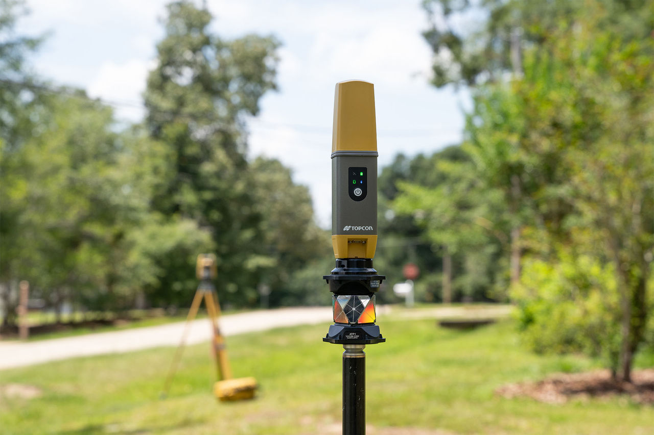 Stay connected via line of sight and GNSS/GPS